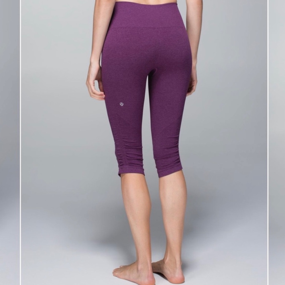 lululemon athletica In The Flow Crop Berry Size 10